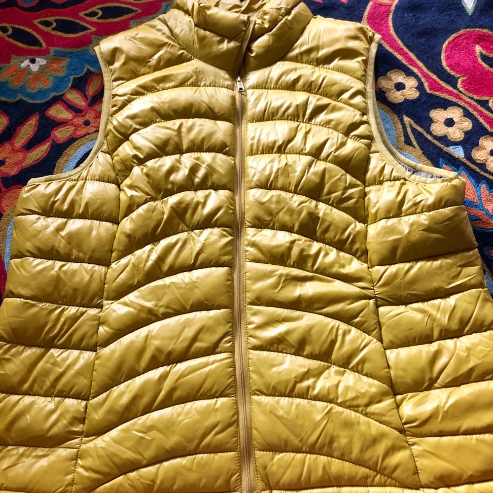 Old Navy Puffer Vest